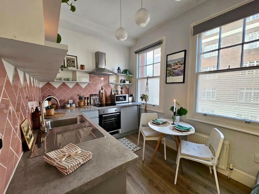 Beautiful And Spacious Flat London Kültér fotó
